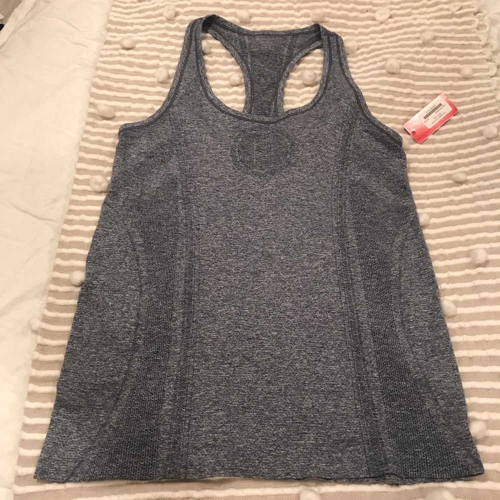 ❤️ Pure Barre Fitted Tank ❤️